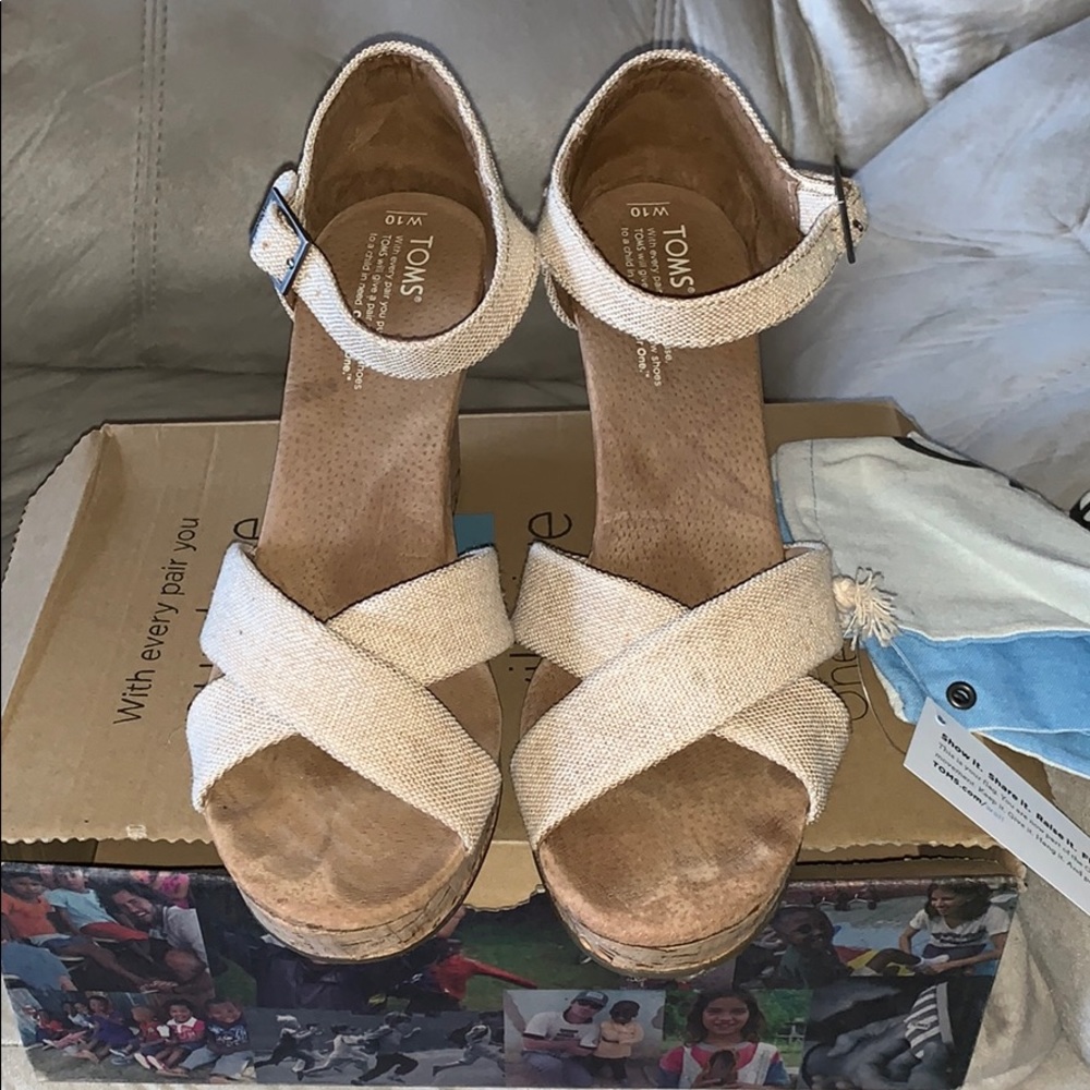 Toms Wedge Shoe
